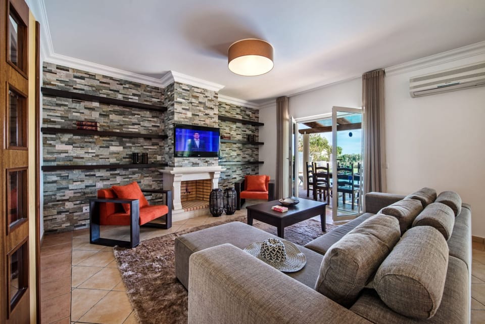 Lounge with terrace access