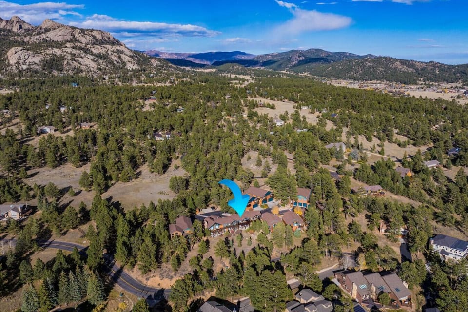The condo is a few minutes from world class hiking and the Stanley Hotel