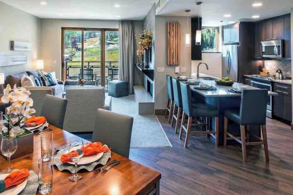 Peak 8 Resort Suite