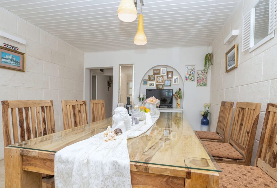 Dining room 1