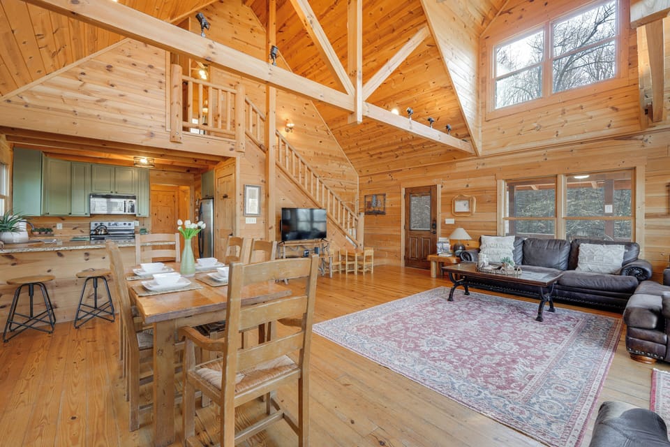 Dining Area | Main Level