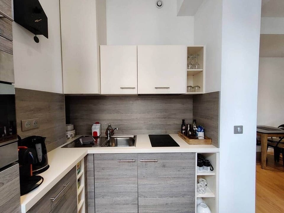 Fully equipped kitchen