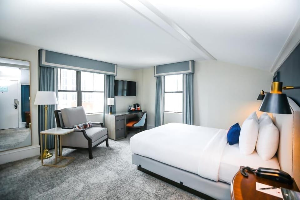 Unit with 1 Queen size bed