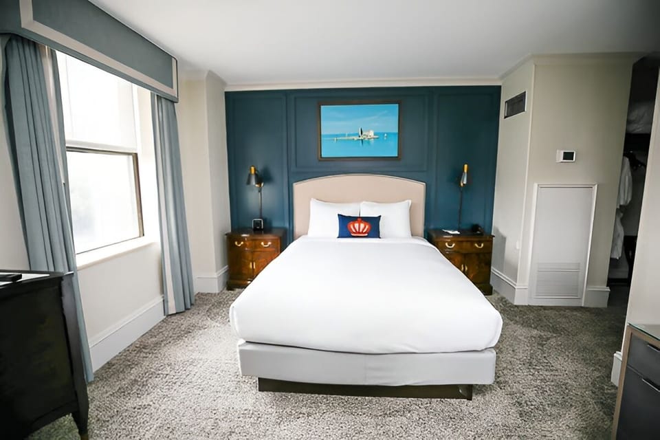 Unit with 1 Queen size bed