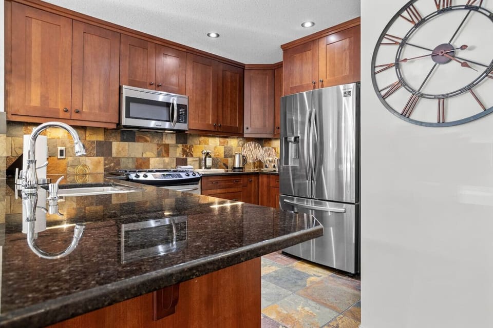 Fully equipped kitchen with everything you need to cook and dine.