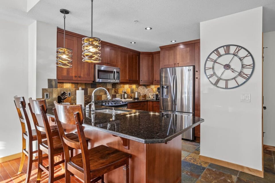 Fully equipped kitchen with everything you need to cook and dine.