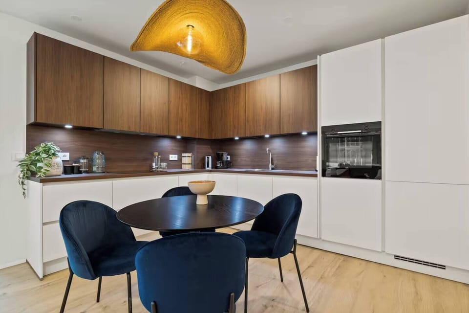Cozy dining area for 4 with a fully equipped kitchen