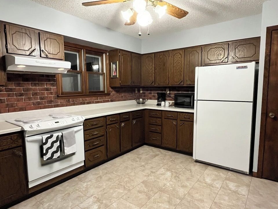 Kitchen - fully equipped