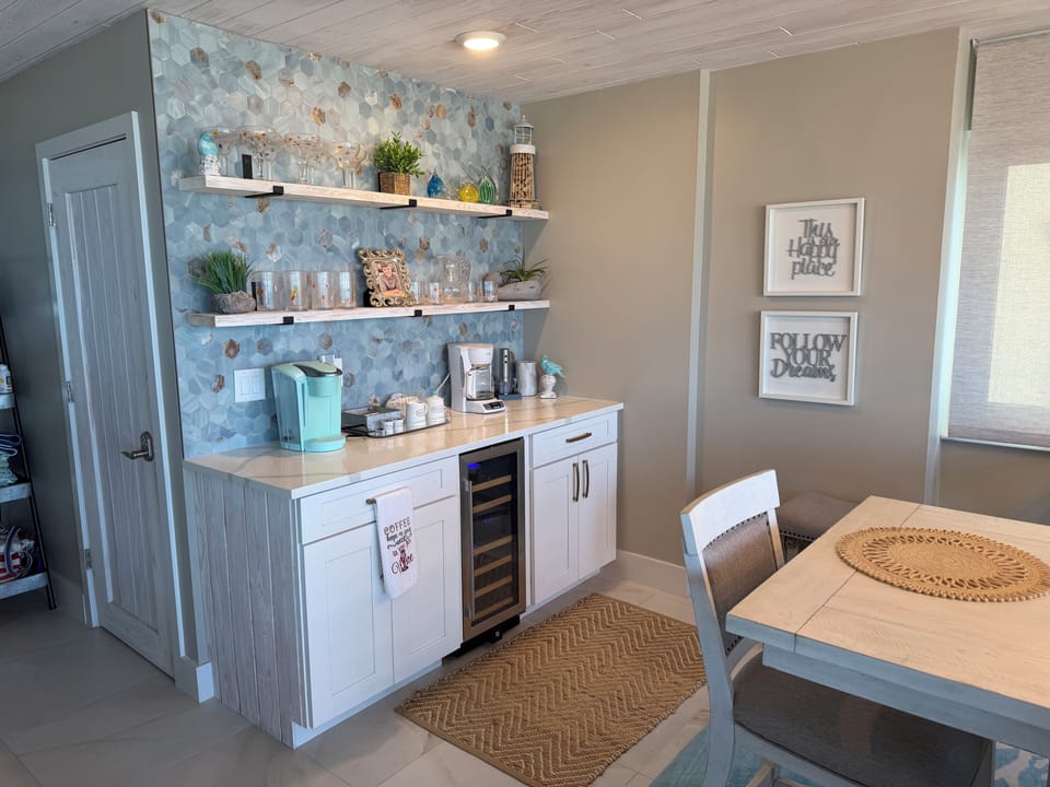 Coffee & Wine Bar
