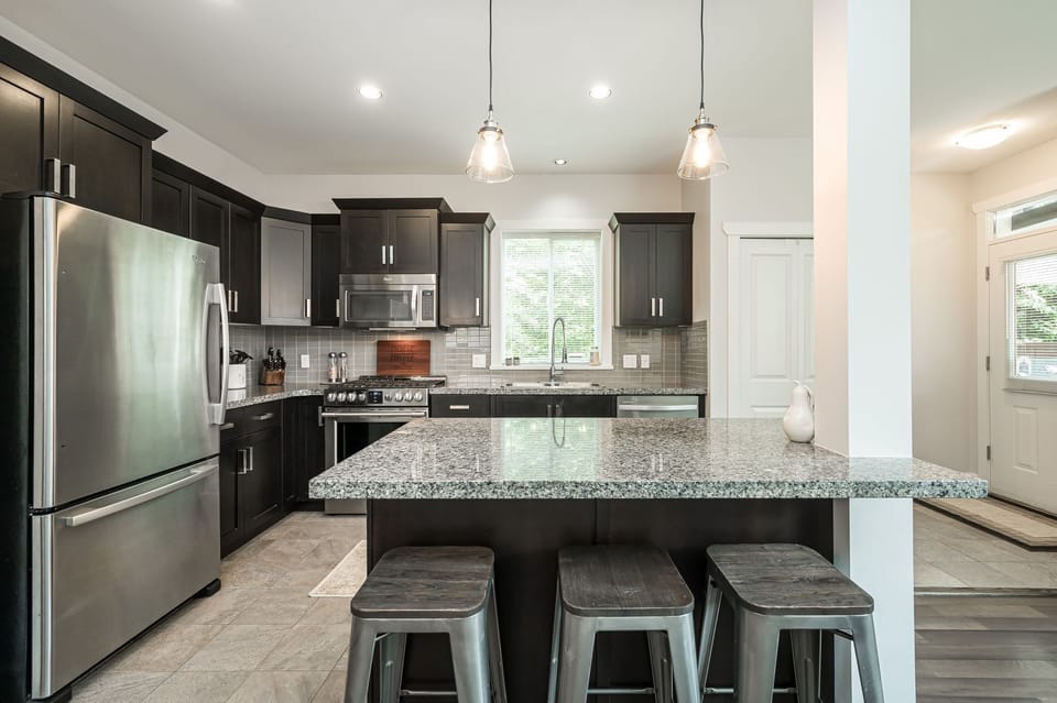 Kitchen and Island Counter