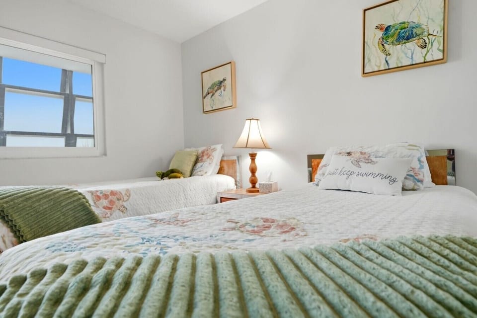 Twin bedroom detail