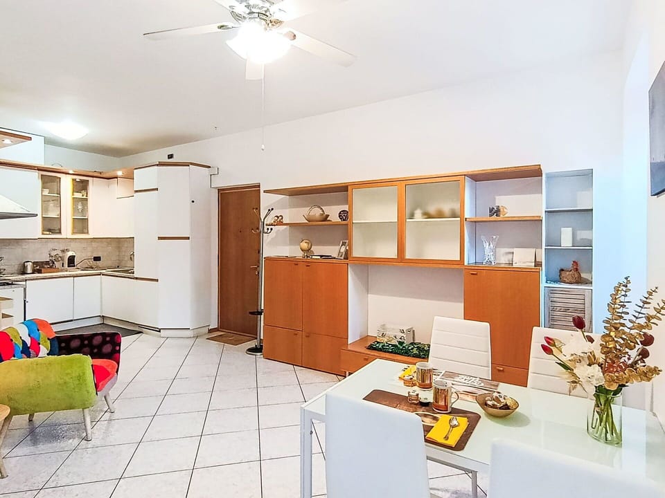 Furniture, Interior Design, Flooring, Floor, Wood, Ceiling, Room, Apartment, Lighting, Table