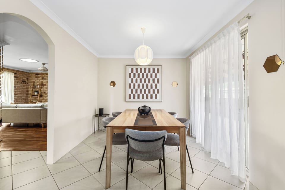 Formal dining area seating 6 for a lovely family meal