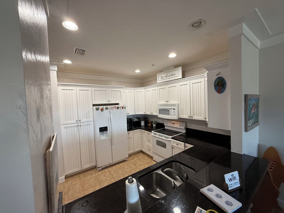 Fully stocked Kitchen