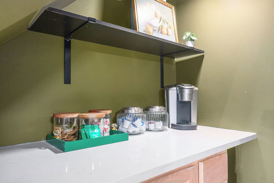 Keurig coffee maker with assorted coffee, teas and hot cocoa!