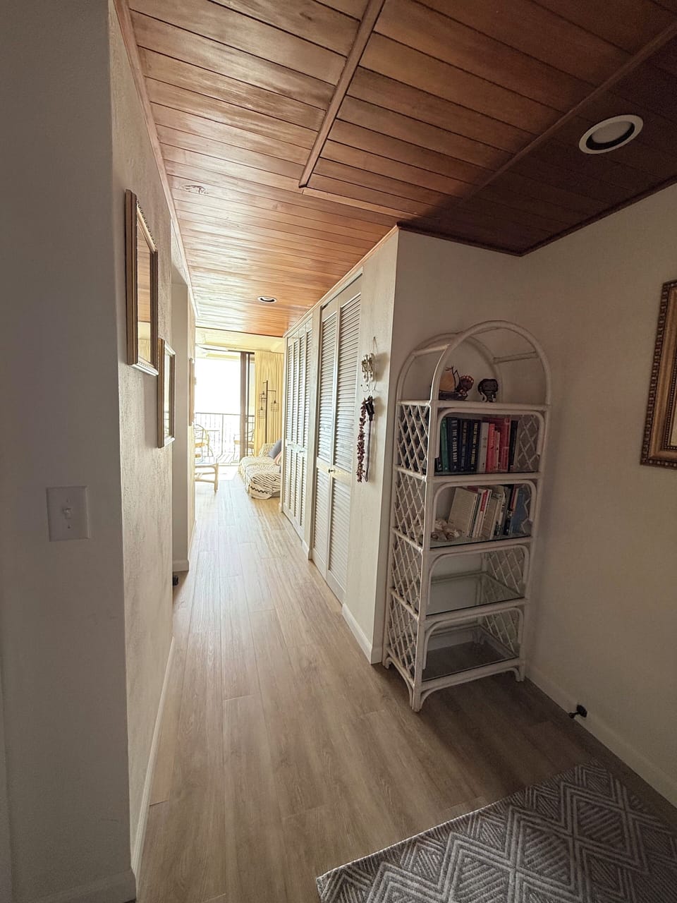 entryway / hallway