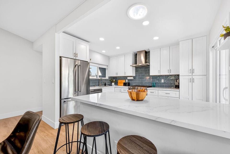 Fully equipped and spacious kitchen