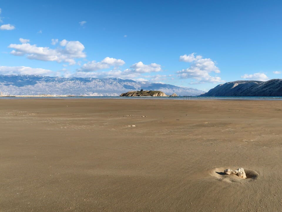 Horizon, Ecoregion, Cloud, Hill, Coastal And Oceanic Landforms, Coast, Sand, Beach, Sea, Shore