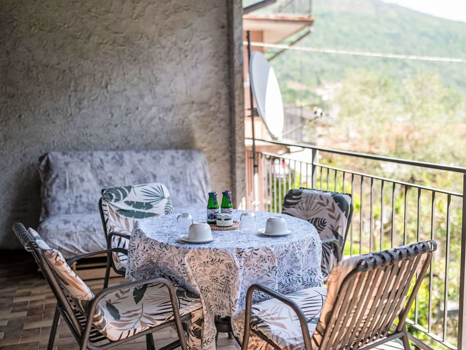 Furniture, Chair, Table, Outdoor Furniture, Outdoor Table, Balcony, Tablecloth, Linens, Kitchen & Dining Room Table, Shade