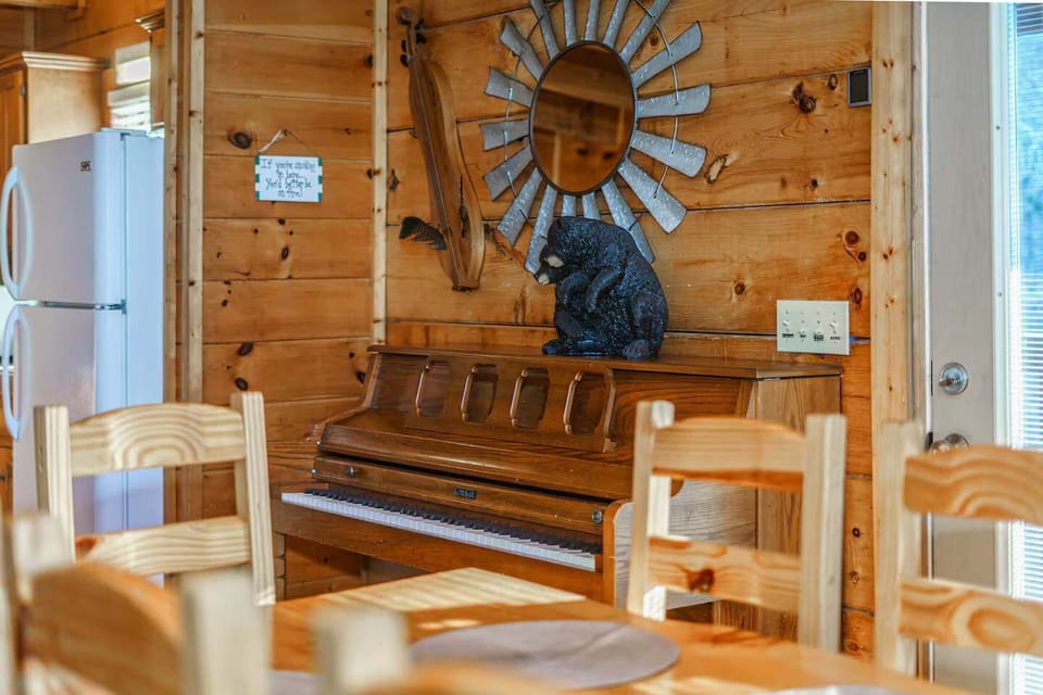 Play a tune surrounded by charming bear decor and rustic wooden accents!