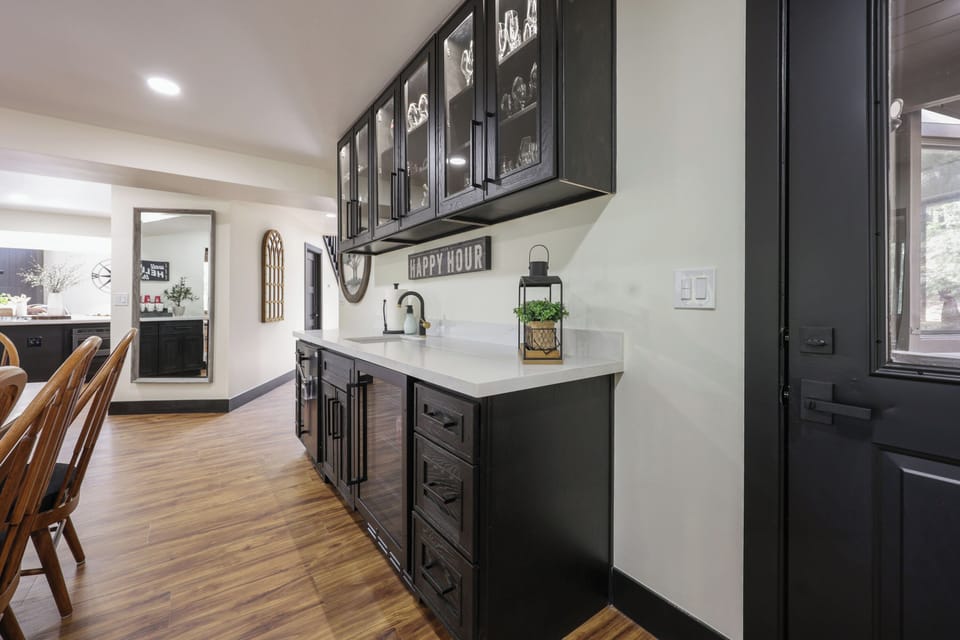 Cheers to vacation! This stylish beverage bar is the perfect place to pour a drink, toast the day, and unwind with family and friends.
