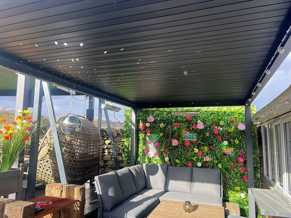 GARDEN SEATING