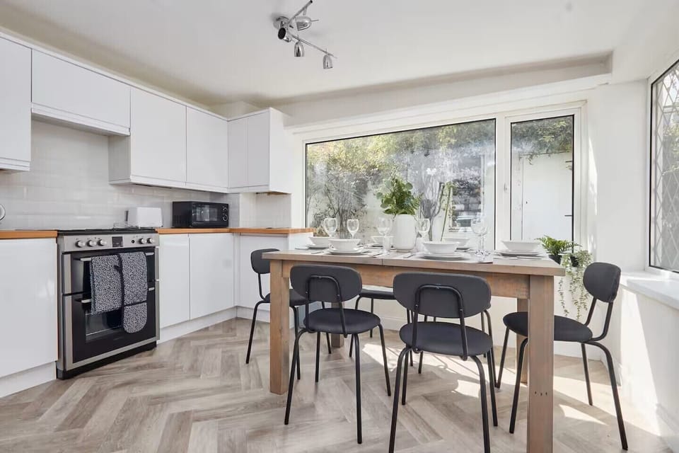 Large Kitchen Diner