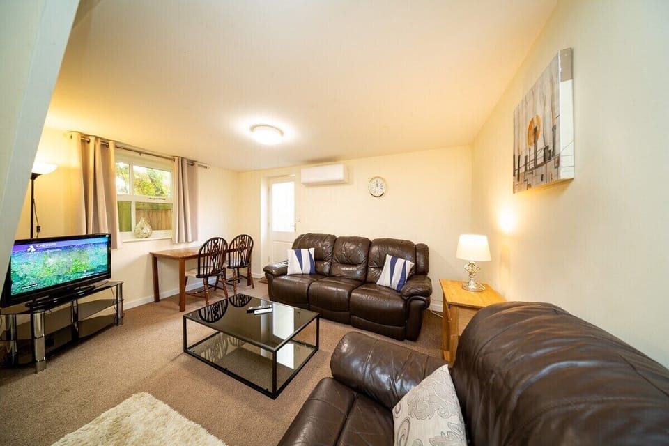 Open plan Lounge/Dining Area