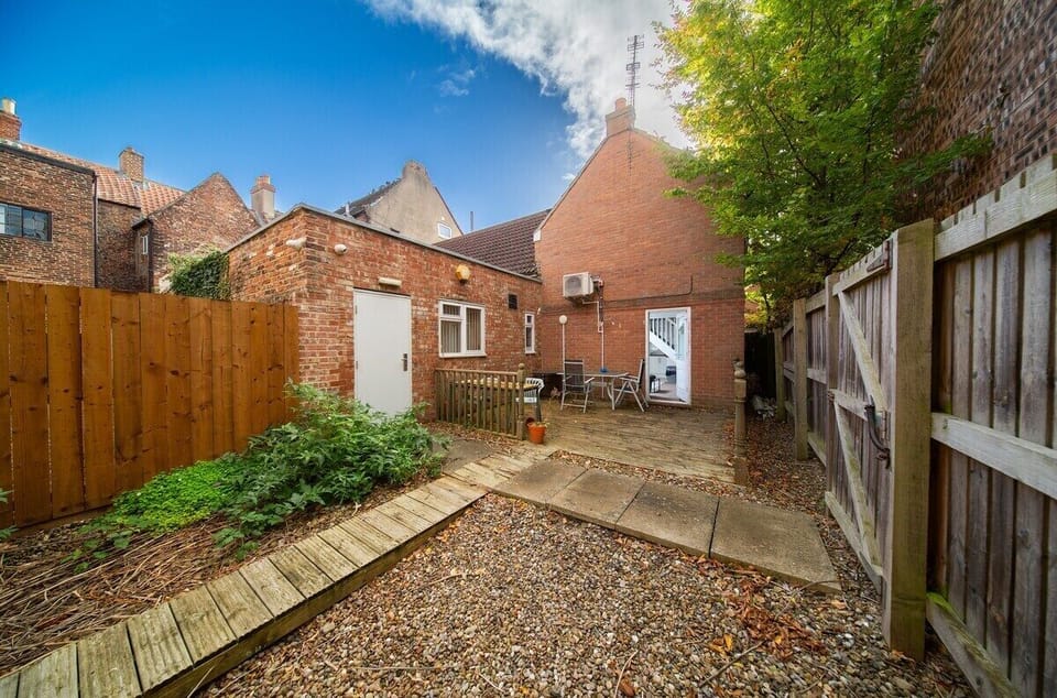 Small Courtyard