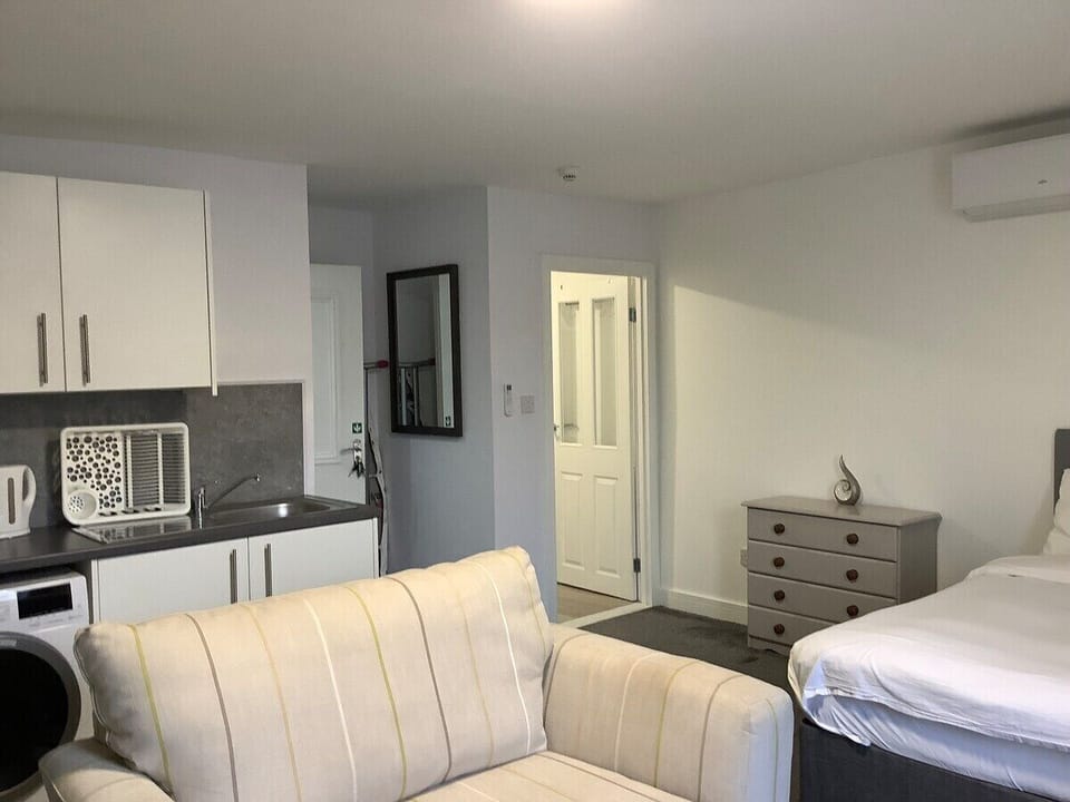 Ensuite Entrance