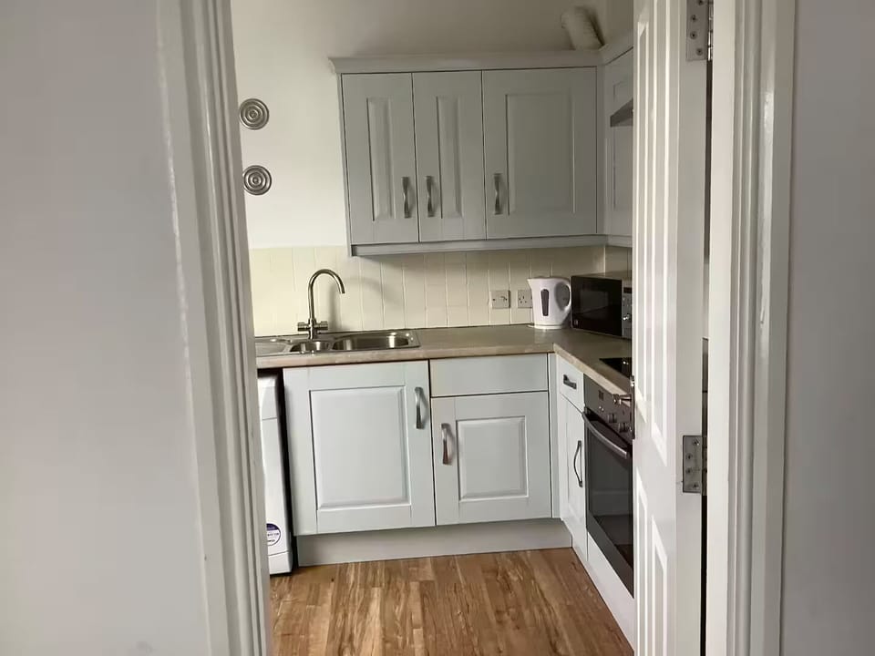 Kitchen 3/3