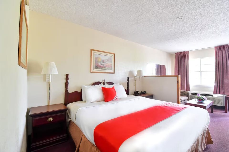 Bedroom. Interior and views may vary based on location and availability.