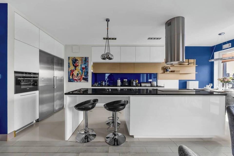 Three-Bedroom, 110m2 Apartment from Prestige Collection | Book Now with RENTUJEMY