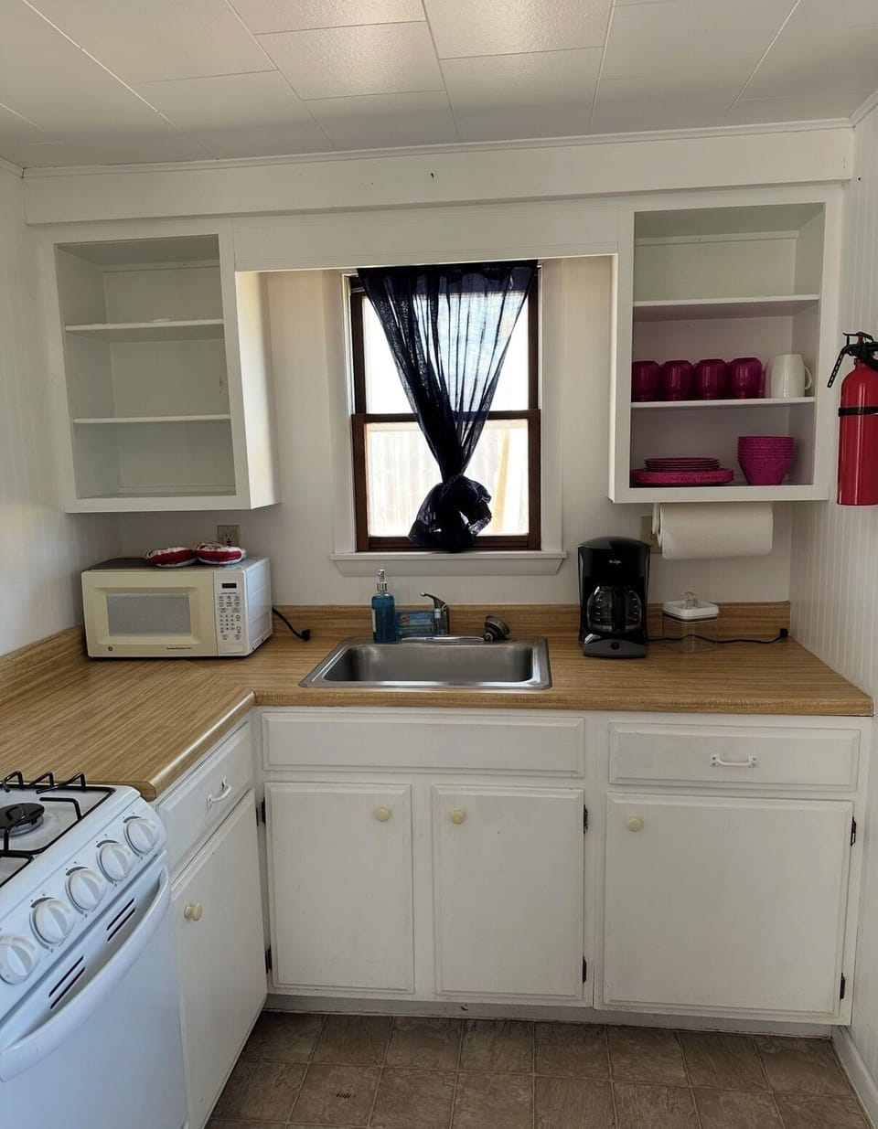 Kitchen is well equipped. 