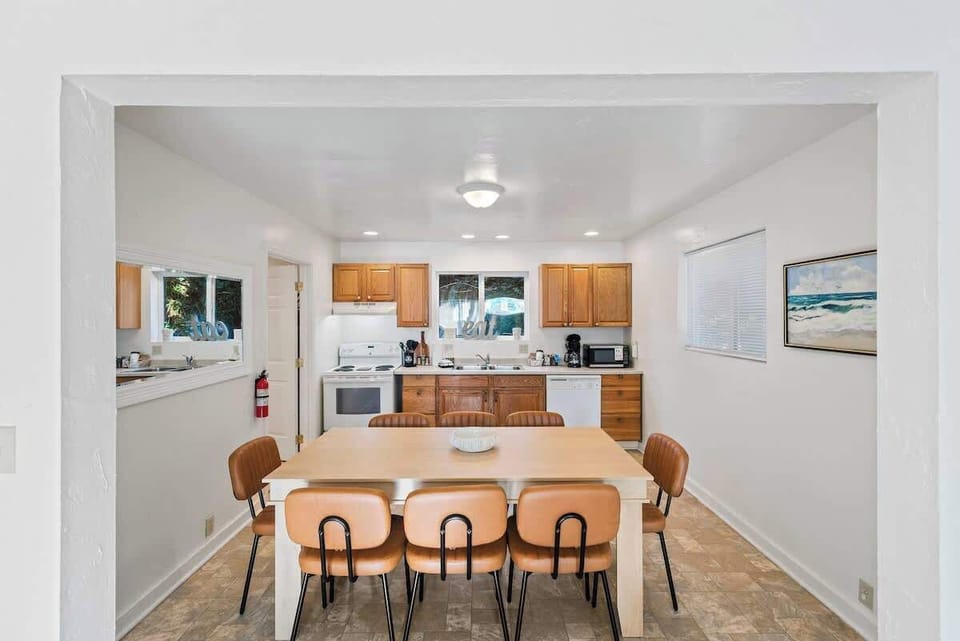 #StayinMyDistrict #BookDirect