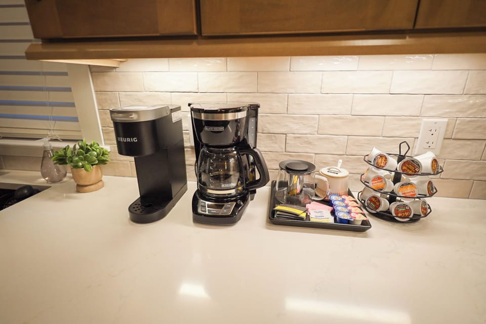 Coffee station with single Keurig and standard coffee maker