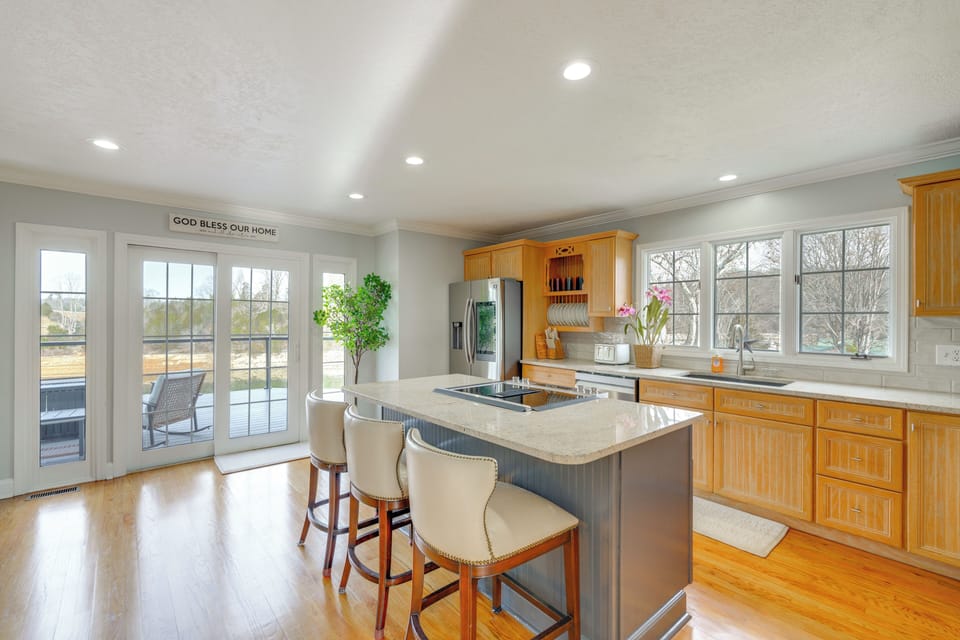 Kitchen | Keurig Coffee Maker | Dishwasher | 1st Floor