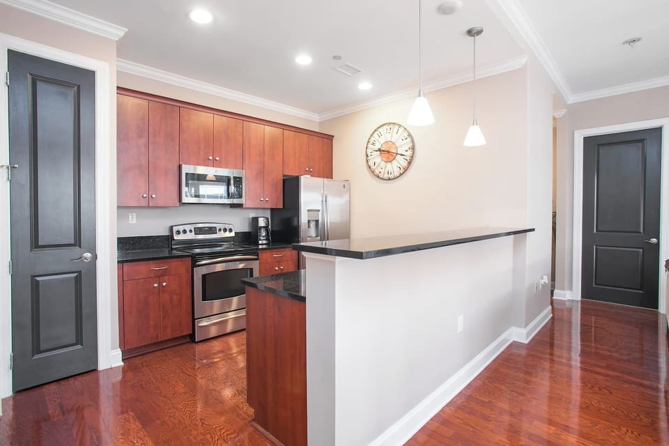The 10 foot ceilings and 8 foot doors really make the place feel very spacious