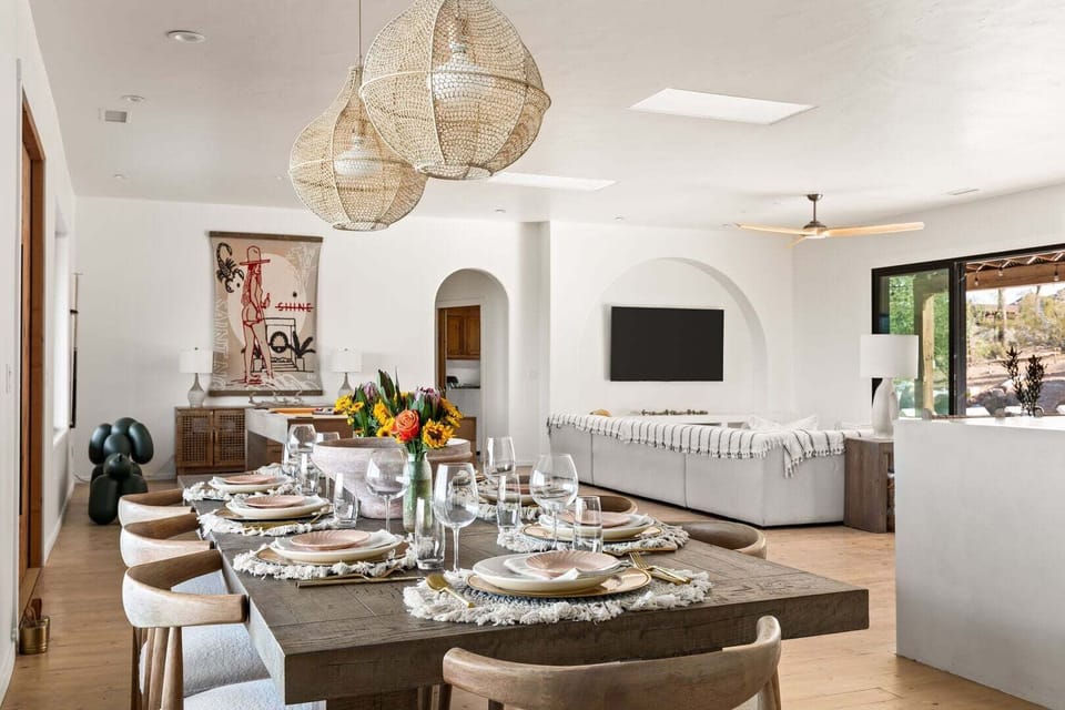 Dining room.