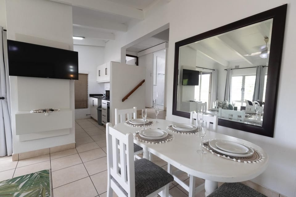 Chaka's Rock Chalets - Charming Coastal Chalet 27 (5156)