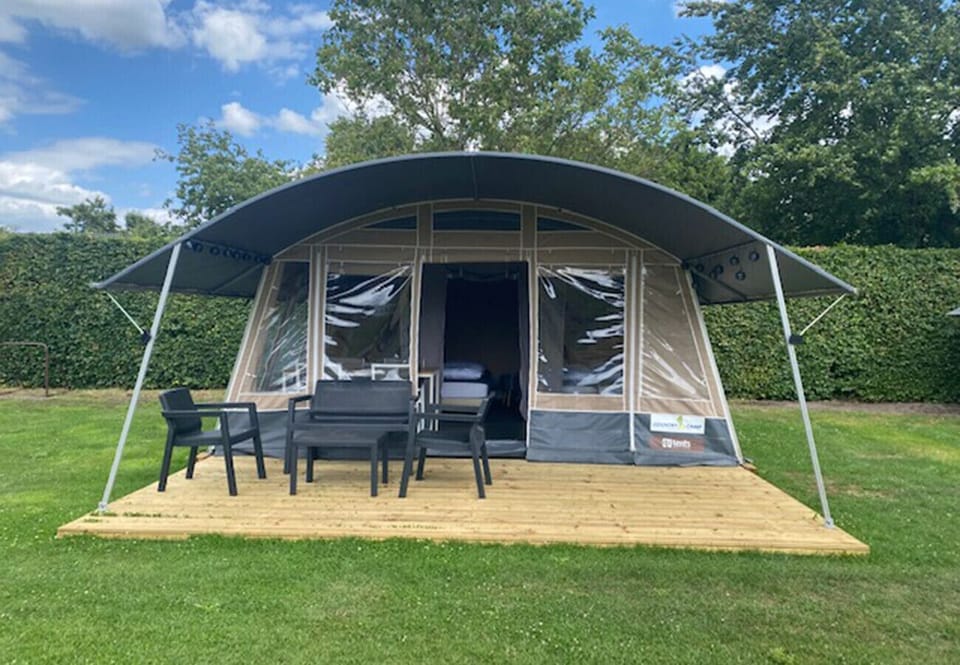 Vakantieverhuur Van Dijk - Lodge tent Hondje - front