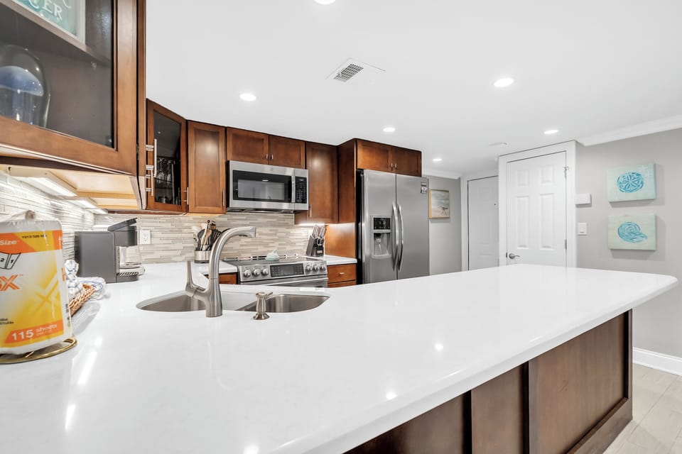 HSRC Kitchen & Unit Entryway