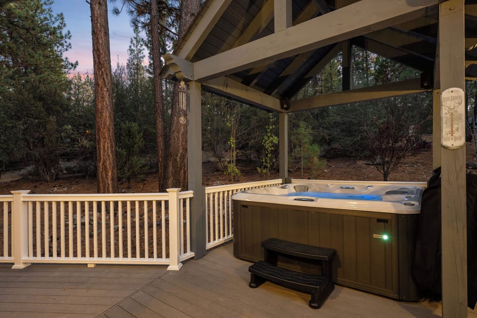 Private Hot Tub - Private Hot Tub on back patio