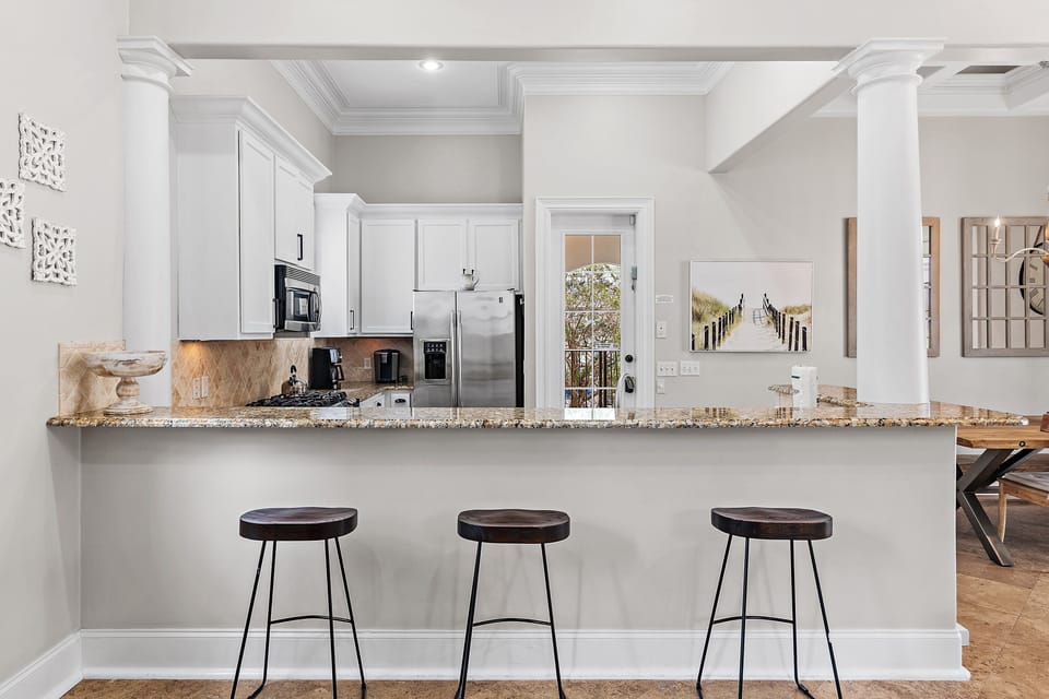 Eat-in bar seating