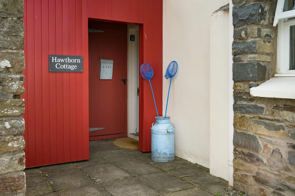 Entrance to Hawthorn Cottage