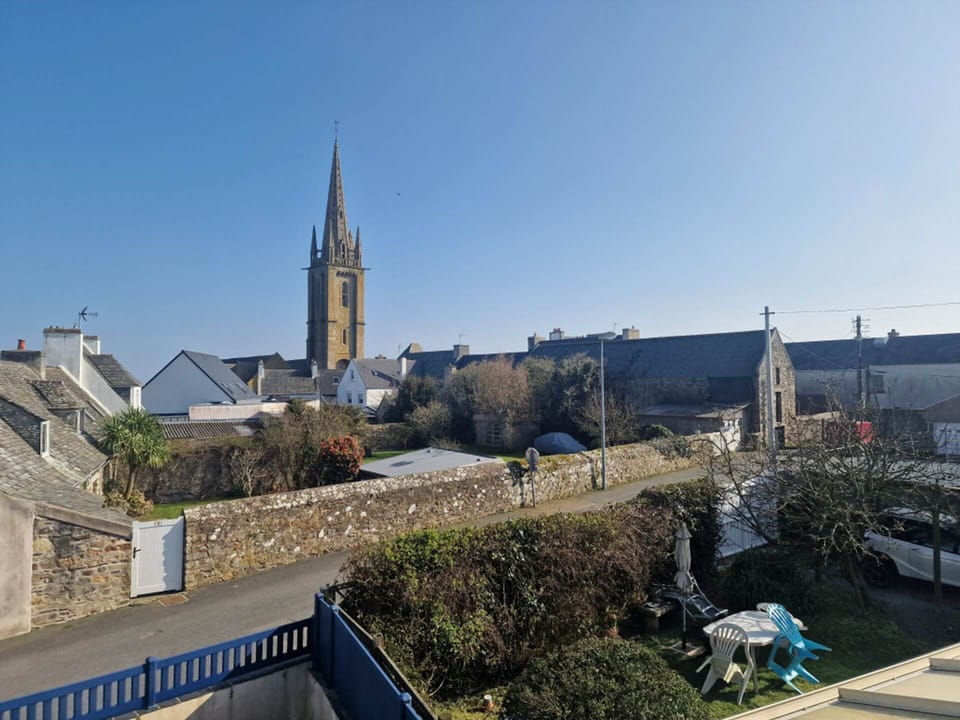 MAISON VACANCES BOURG DE PLOUGASNOU 26