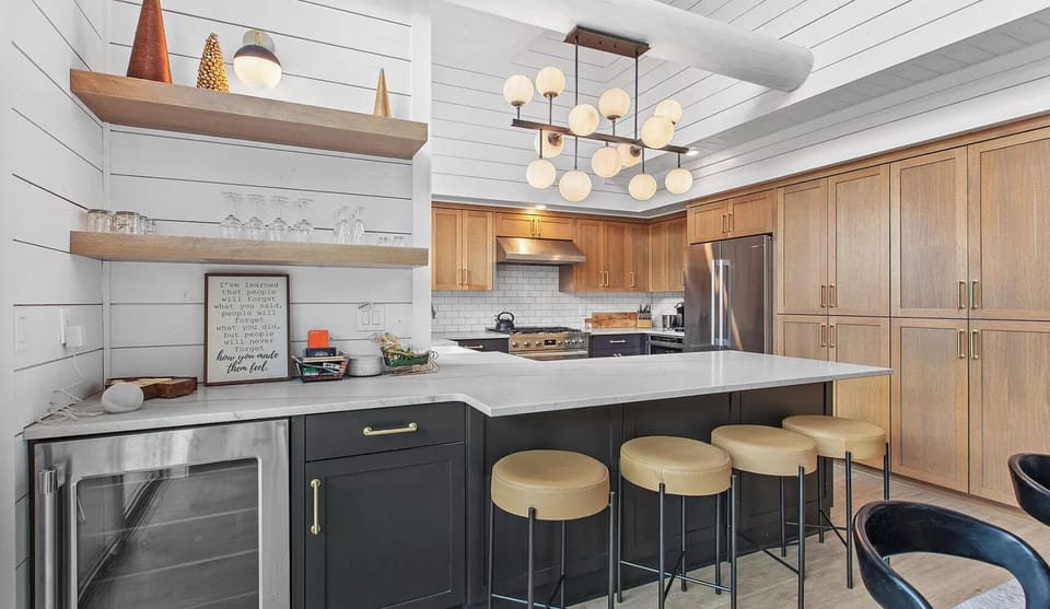 Enjoy the bar top, drink cooler and lots of kitchen space