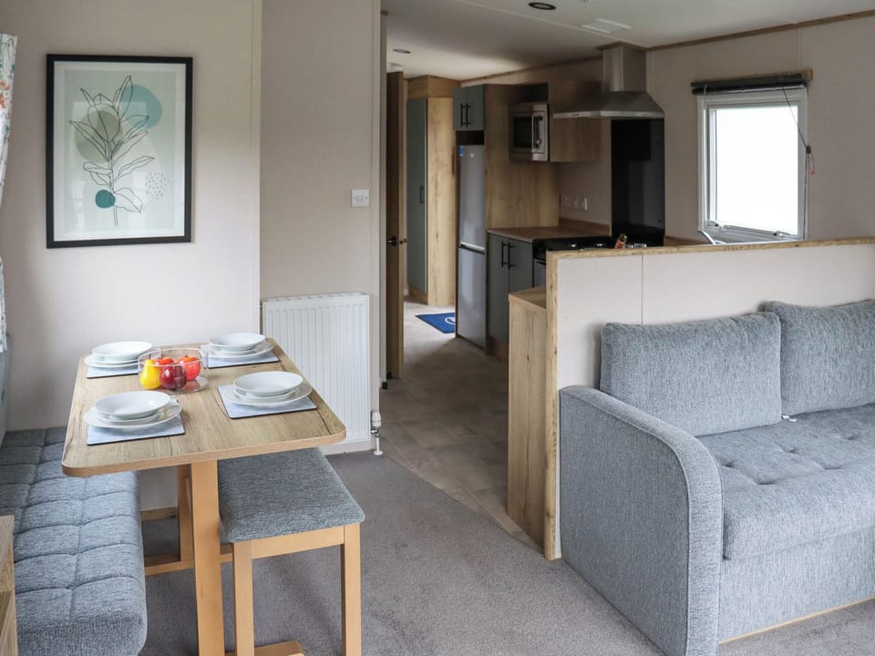 Dining Area | Cedar 1 - Pendine Bay, Pendine