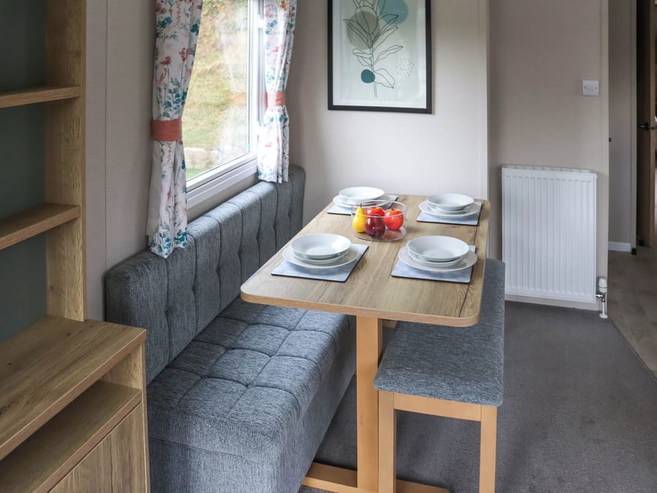 Dining Area | Cedar 1 - Pendine Bay, Pendine