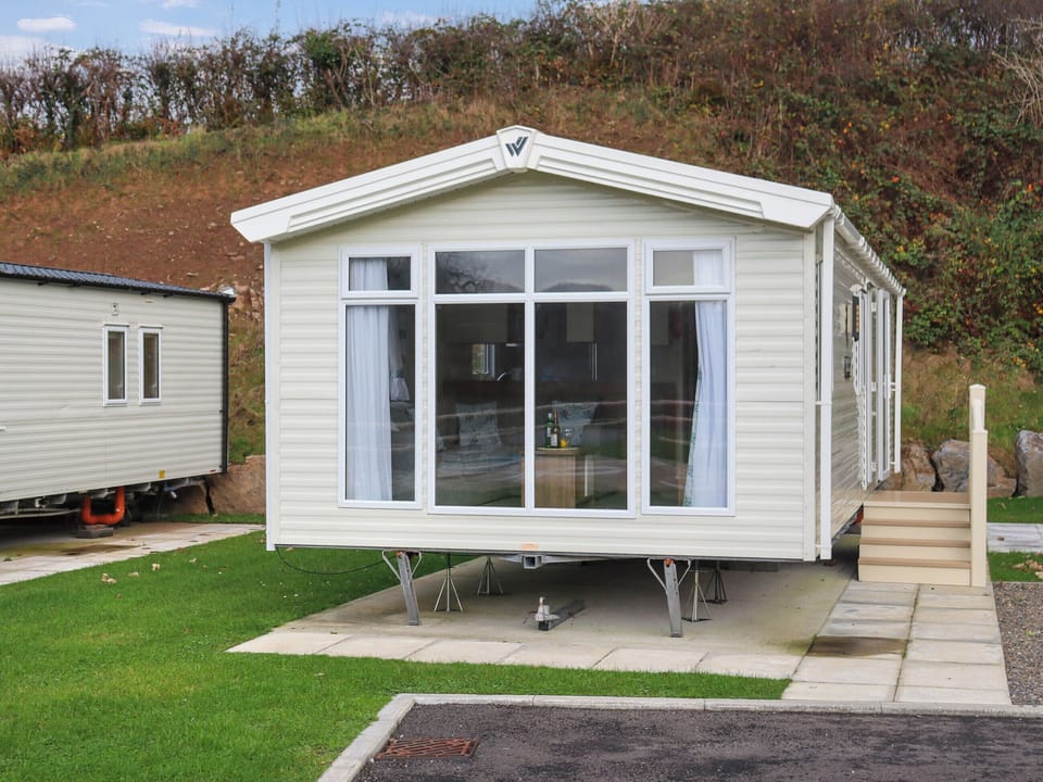 Exterior | Birch 1 - Pendine Bay, Pendine